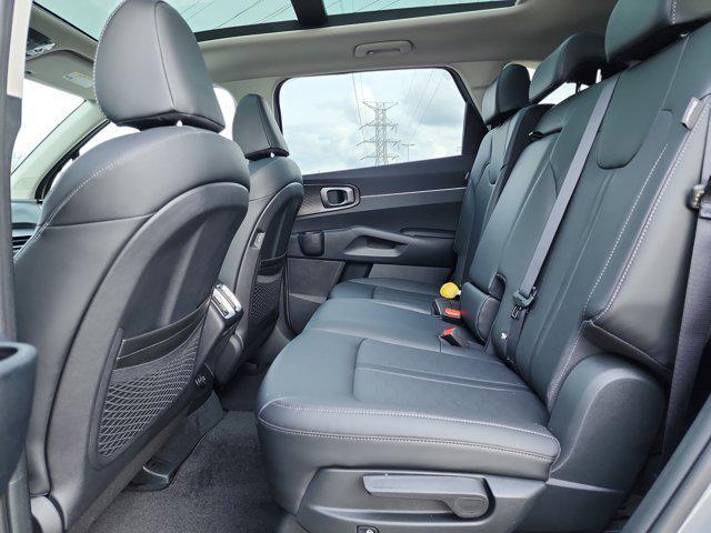 new 2025 Kia Sorento car, priced at $35,384