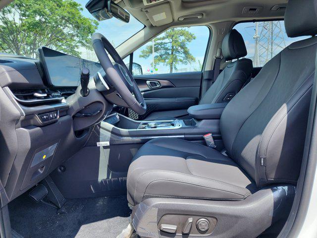 new 2025 Kia Carnival Hybrid car, priced at $50,620