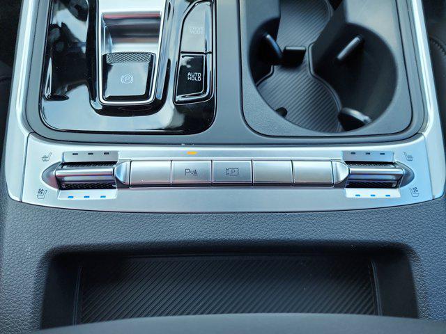 new 2025 Kia Carnival Hybrid car, priced at $50,620