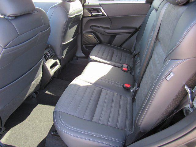 new 2025 Mitsubishi Outlander car, priced at $31,445