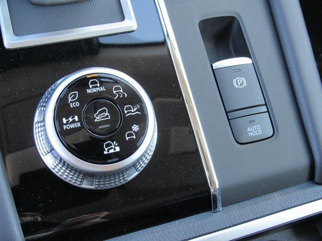 new 2025 Mitsubishi Outlander PHEV car, priced at $36,200