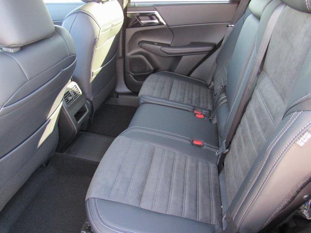 new 2025 Mitsubishi Outlander PHEV car, priced at $36,200