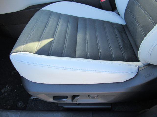 new 2025 Mitsubishi Outlander car, priced at $30,040