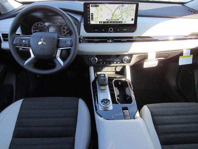 new 2025 Mitsubishi Outlander car, priced at $27,025