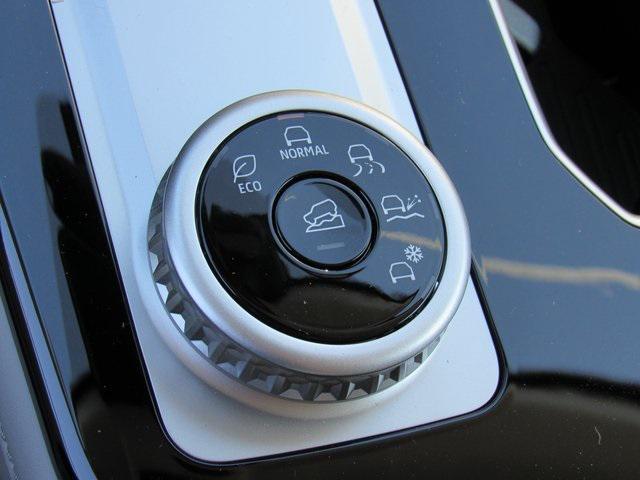 new 2025 Mitsubishi Outlander car, priced at $27,025