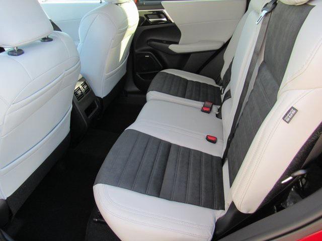 new 2025 Mitsubishi Outlander car, priced at $27,025