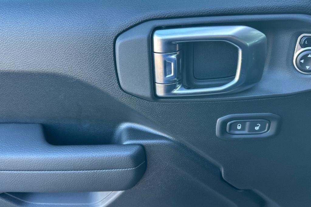 new 2026 Jeep Gladiator car, priced at $48,090