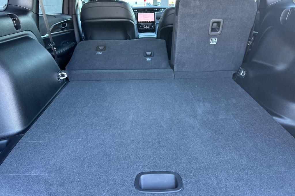 new 2025 Jeep Grand Cherokee car, priced at $49,905