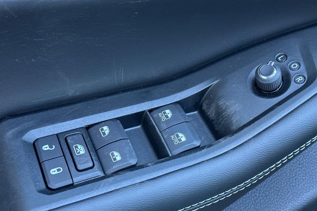 new 2025 Jeep Grand Cherokee car, priced at $49,905