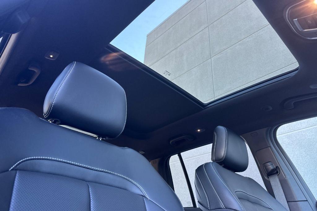 new 2025 Jeep Grand Cherokee car, priced at $49,905