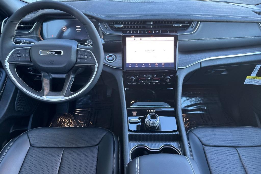 new 2025 Jeep Grand Cherokee car, priced at $49,905