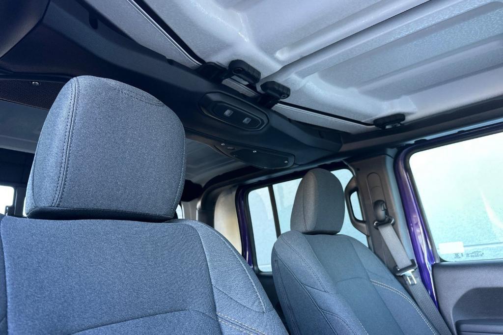 new 2026 Jeep Gladiator car, priced at $46,945