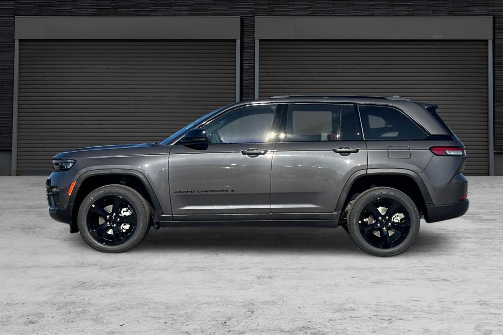 new 2025 Jeep Grand Cherokee car, priced at $49,905