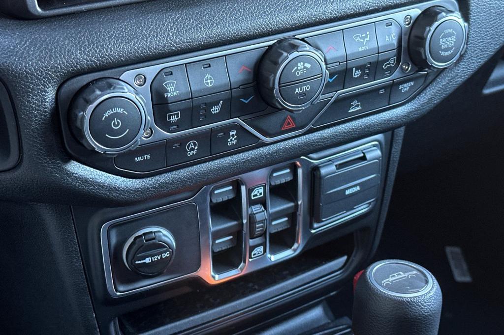 new 2026 Jeep Gladiator car, priced at $46,250