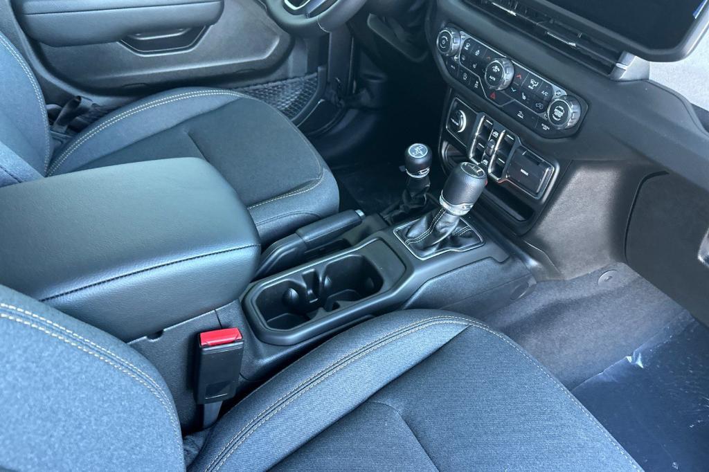 new 2026 Jeep Gladiator car, priced at $46,250