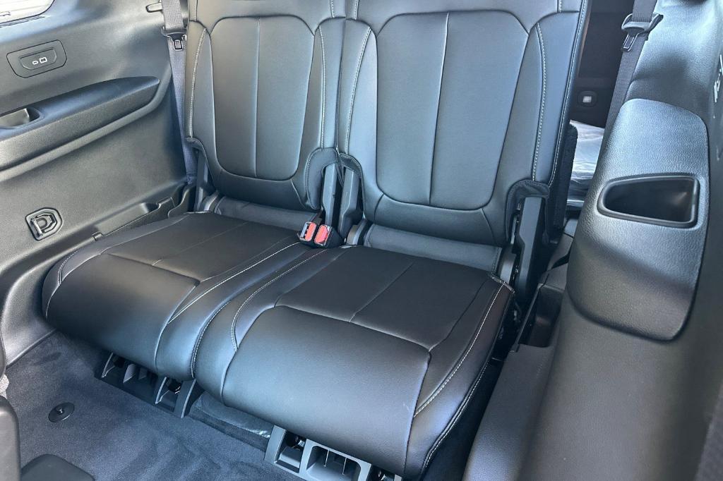 new 2025 Jeep Grand Cherokee L car, priced at $49,330