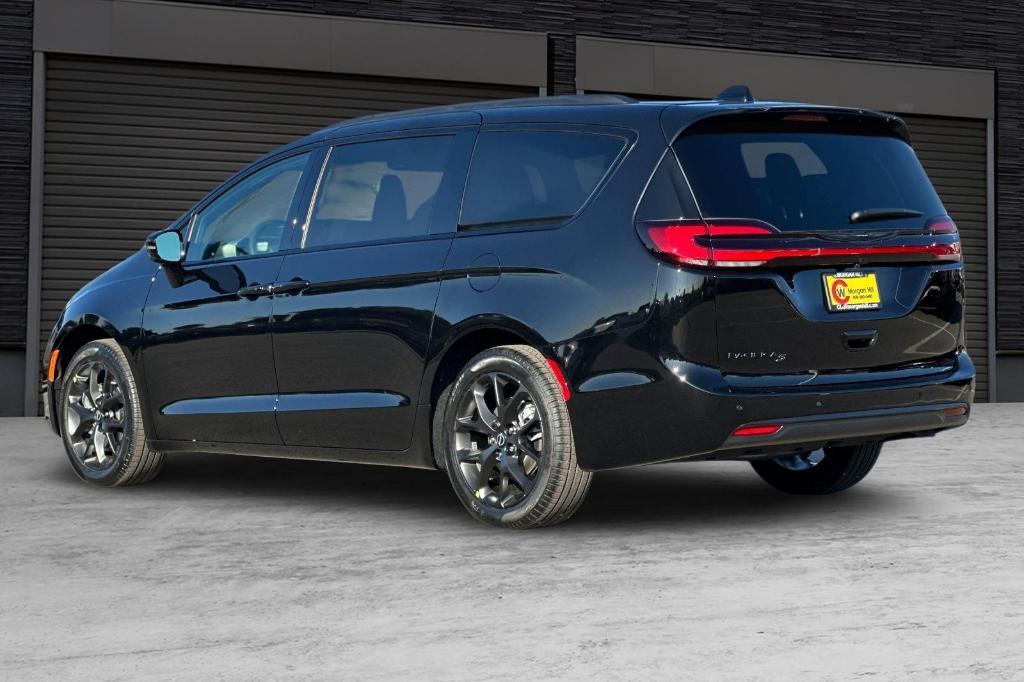 new 2026 Chrysler Pacifica car, priced at $46,580