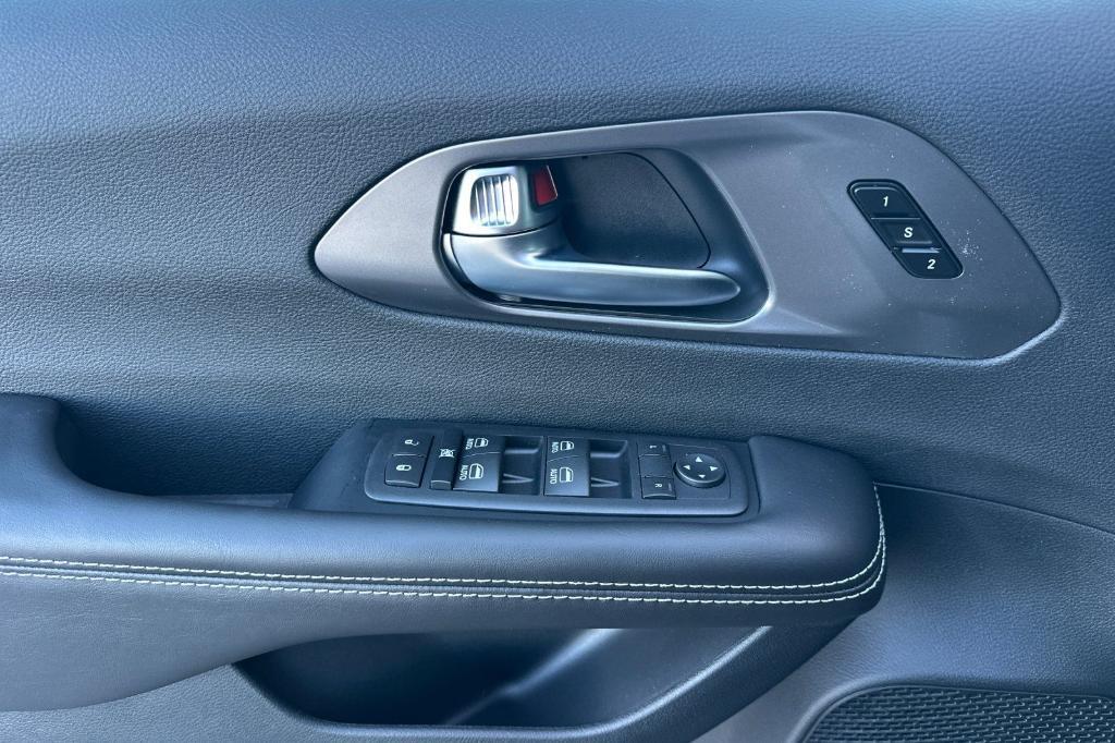 new 2026 Chrysler Pacifica car, priced at $46,580