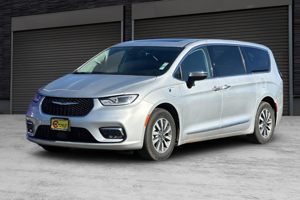 used 2023 Chrysler Pacifica Hybrid car, priced at $25,776