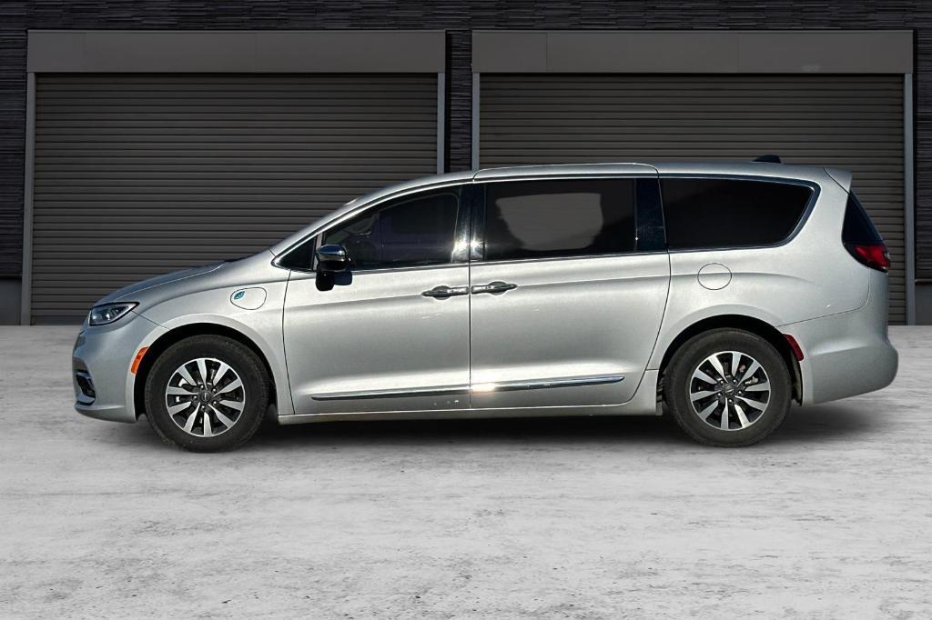 used 2023 Chrysler Pacifica Hybrid car, priced at $25,776