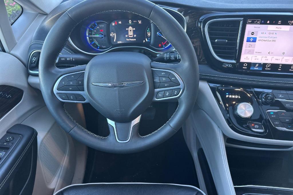 used 2023 Chrysler Pacifica Hybrid car, priced at $25,776