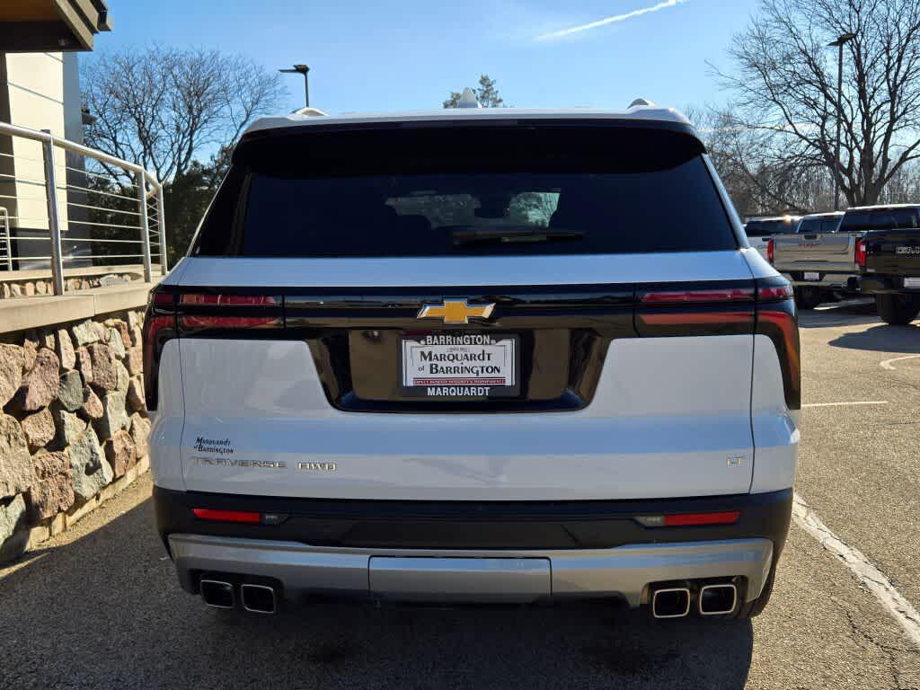 used 2024 Chevrolet Traverse car, priced at $35,995