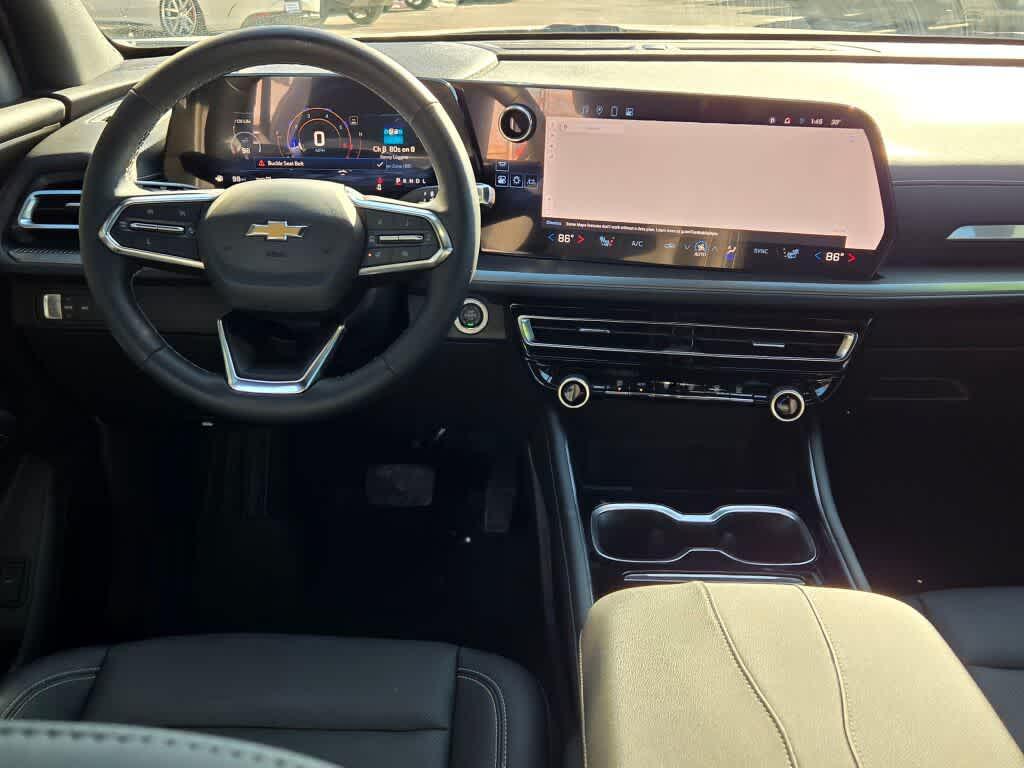 used 2024 Chevrolet Traverse car, priced at $35,995