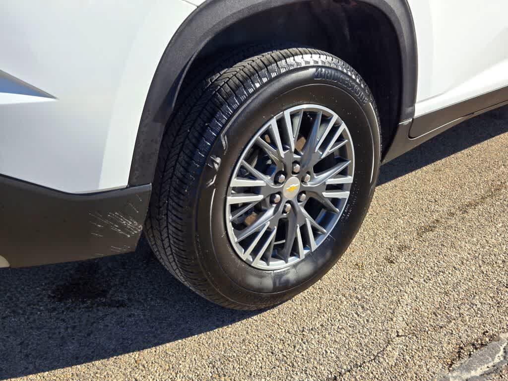 used 2024 Chevrolet Traverse car, priced at $35,995