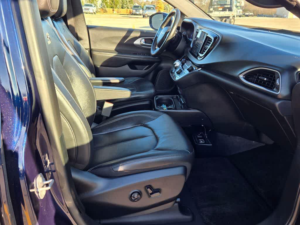 used 2019 Chrysler Pacifica car, priced at $24,995
