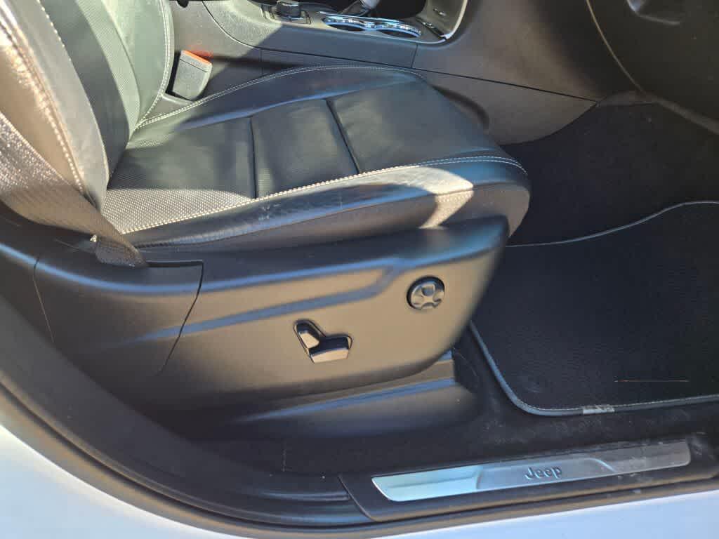 used 2021 Jeep Grand Cherokee car, priced at $22,995