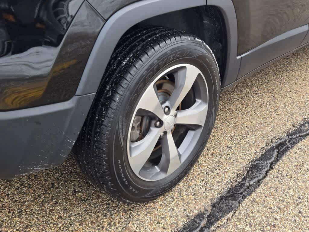 used 2019 Jeep Cherokee car, priced at $14,795