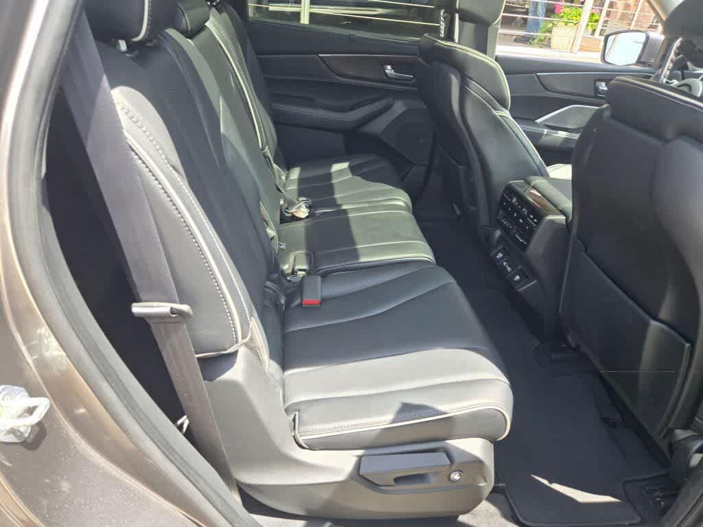 used 2022 Acura MDX car, priced at $29,995