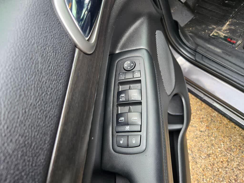 used 2018 Jeep Grand Cherokee car, priced at $15,995