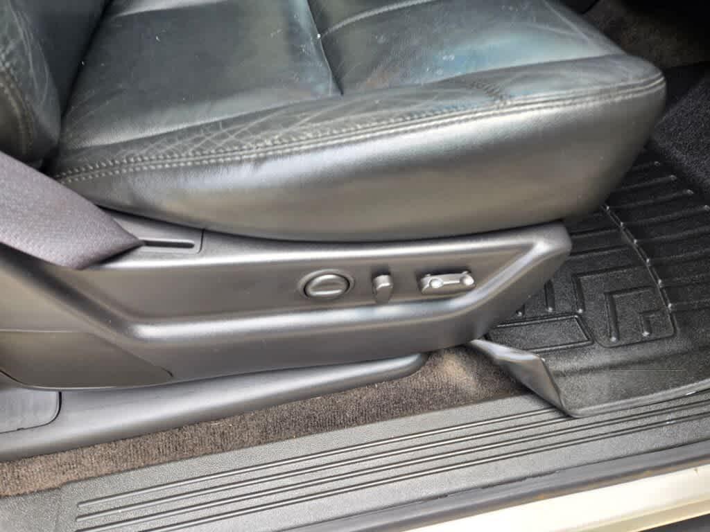 used 2013 GMC Yukon XL car, priced at $10,408