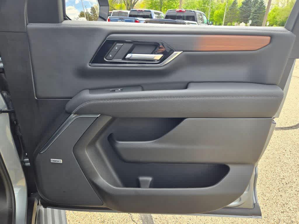 used 2025 GMC Yukon car, priced at $81,995