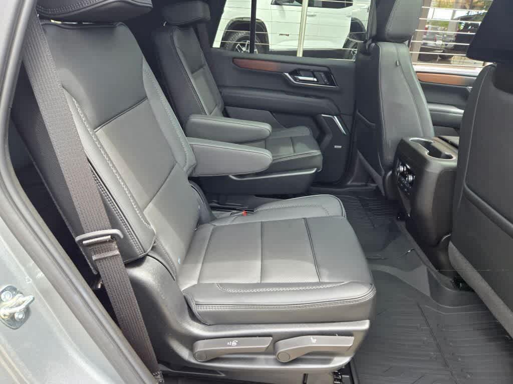 used 2025 GMC Yukon car, priced at $81,995