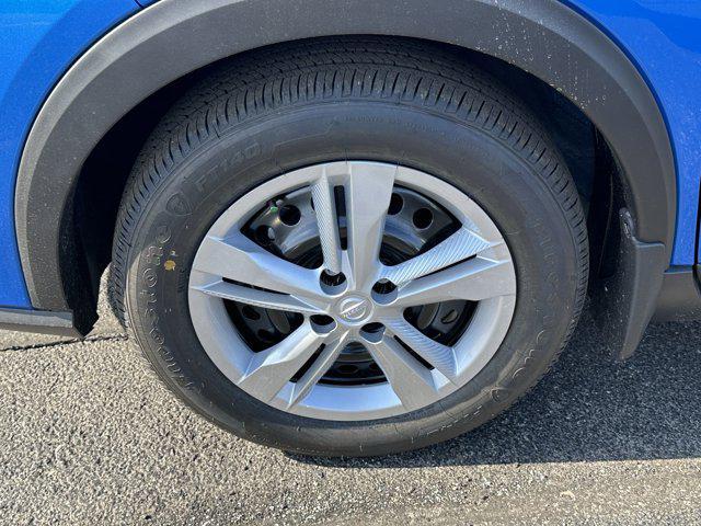 new 2025 Nissan Kicks car, priced at $22,147