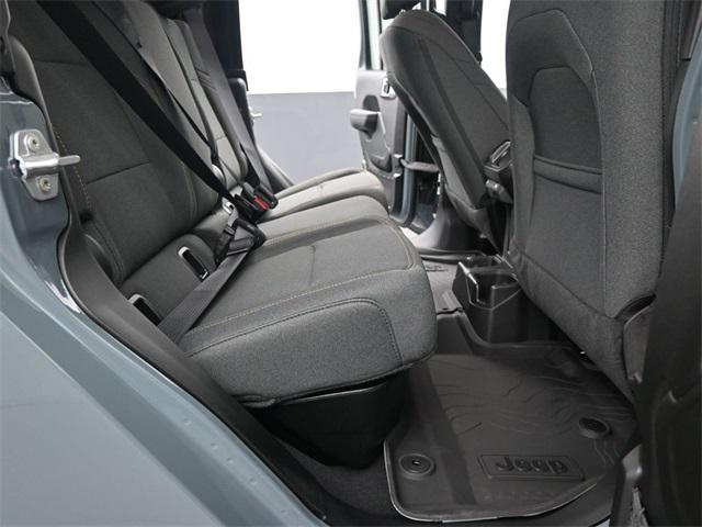 new 2025 Jeep Gladiator car, priced at $47,441