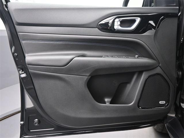 new 2025 Jeep Compass car, priced at $37,327