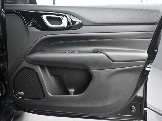 new 2025 Jeep Compass car, priced at $38,827