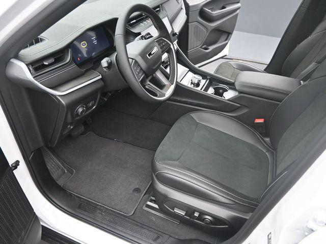 new 2026 Jeep Grand Cherokee car, priced at $40,366