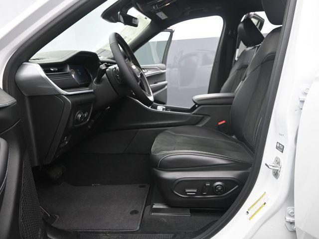 new 2026 Jeep Grand Cherokee car, priced at $40,366