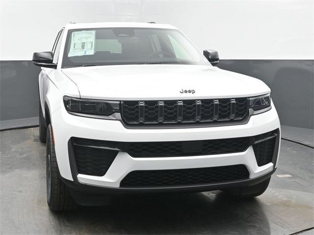 new 2026 Jeep Grand Cherokee car, priced at $47,930