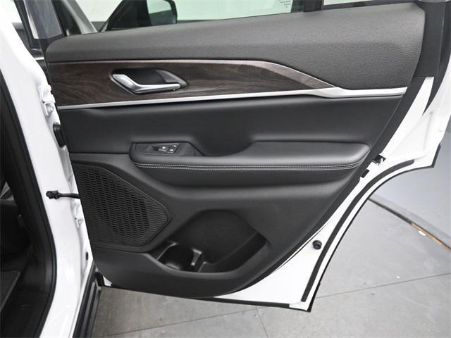 new 2026 Jeep Grand Cherokee car, priced at $47,930