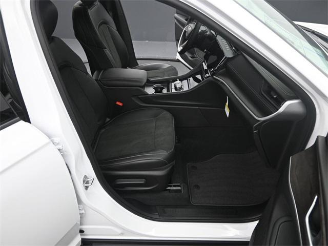 new 2026 Jeep Grand Cherokee car, priced at $47,930