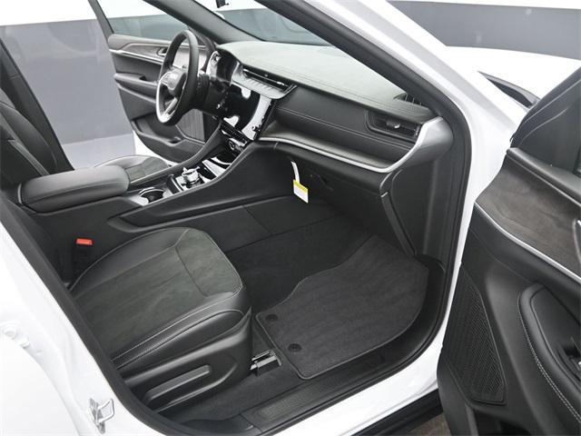 new 2026 Jeep Grand Cherokee car, priced at $47,930