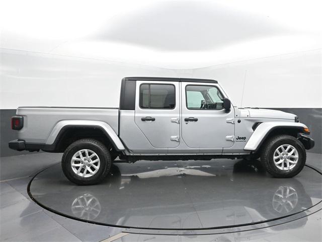 used 2023 Jeep Gladiator car, priced at $28,494