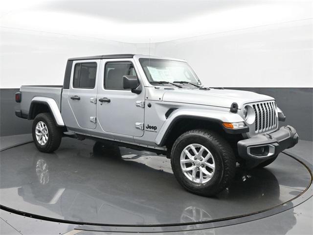 used 2023 Jeep Gladiator car, priced at $28,494