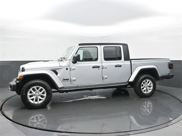 used 2023 Jeep Gladiator car, priced at $28,494