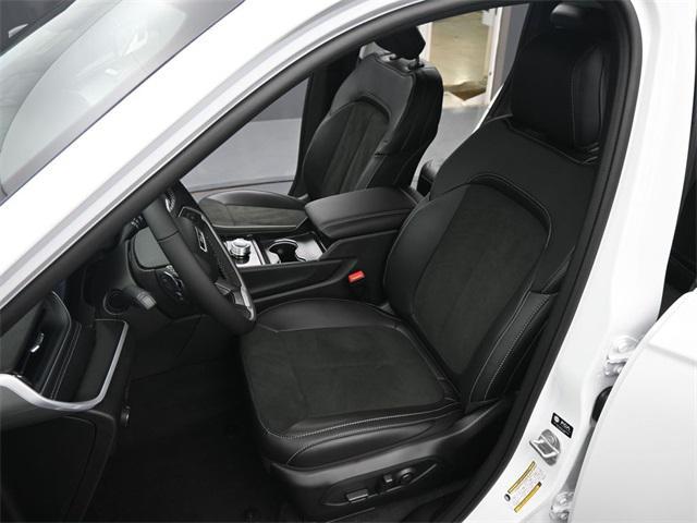 new 2025 Jeep Grand Cherokee car, priced at $45,008